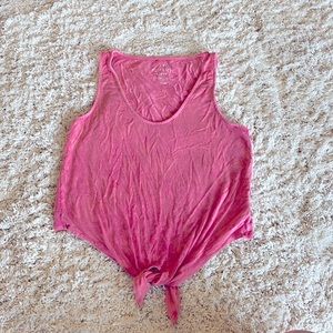 Woman’s cropped tank